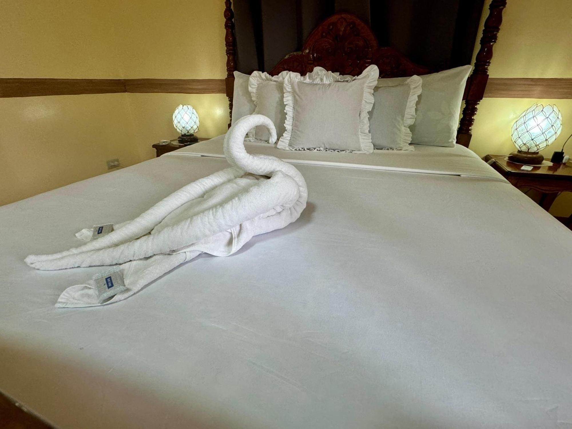Ocean Breeze Inn Manoc-Manoc Kültér fotó