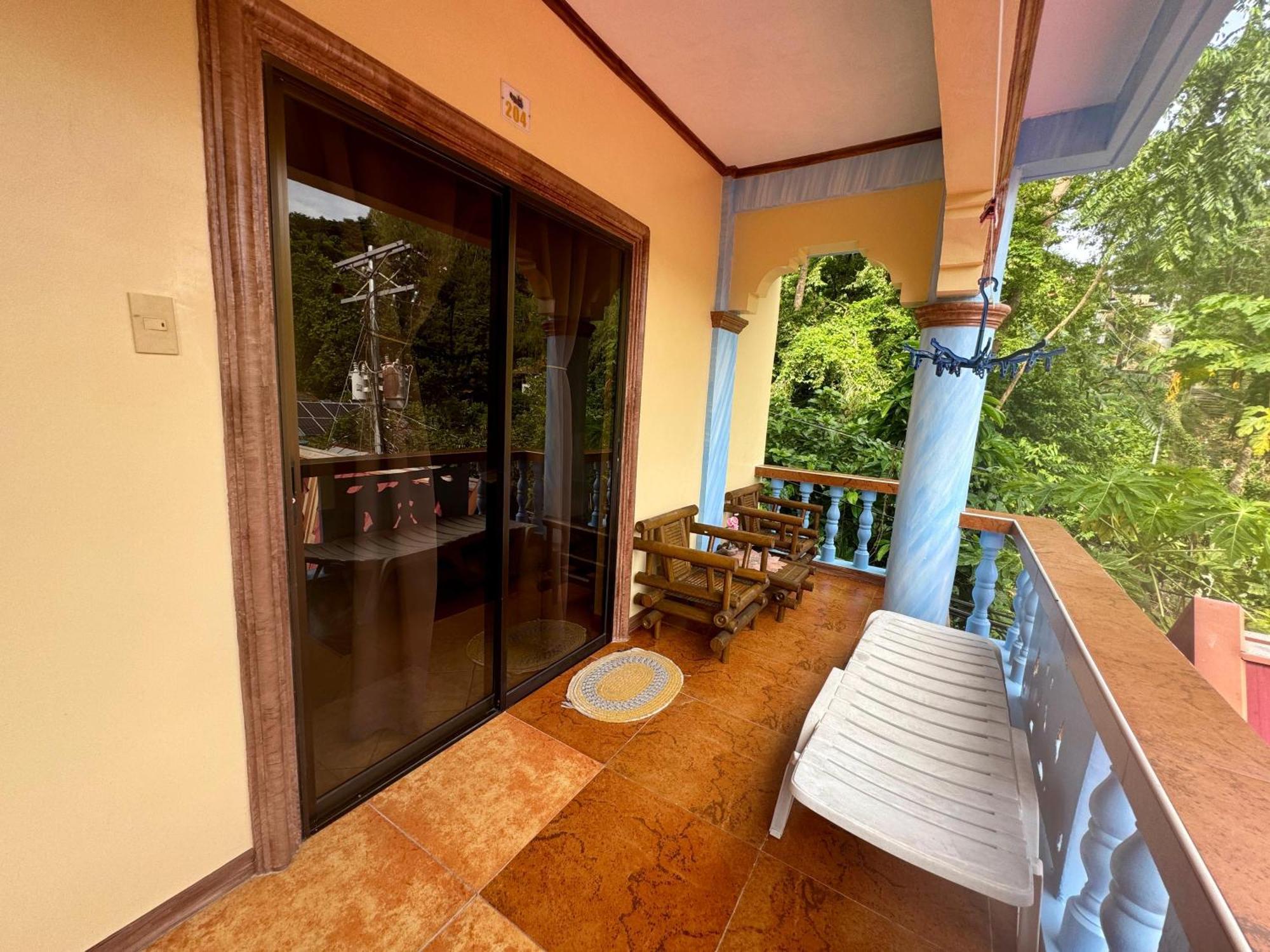 Ocean Breeze Inn Manoc-Manoc Kültér fotó