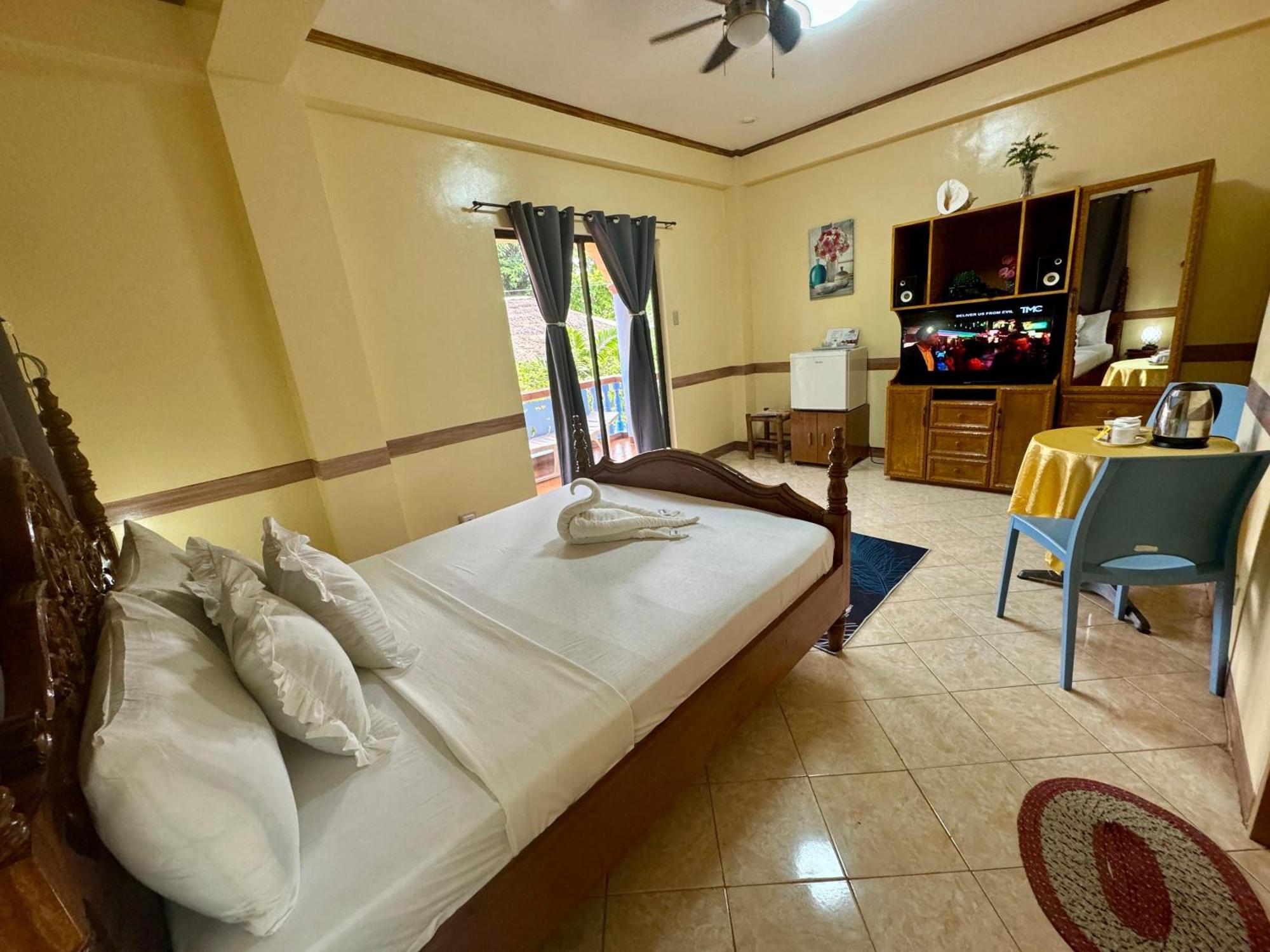 Ocean Breeze Inn Manoc-Manoc Kültér fotó