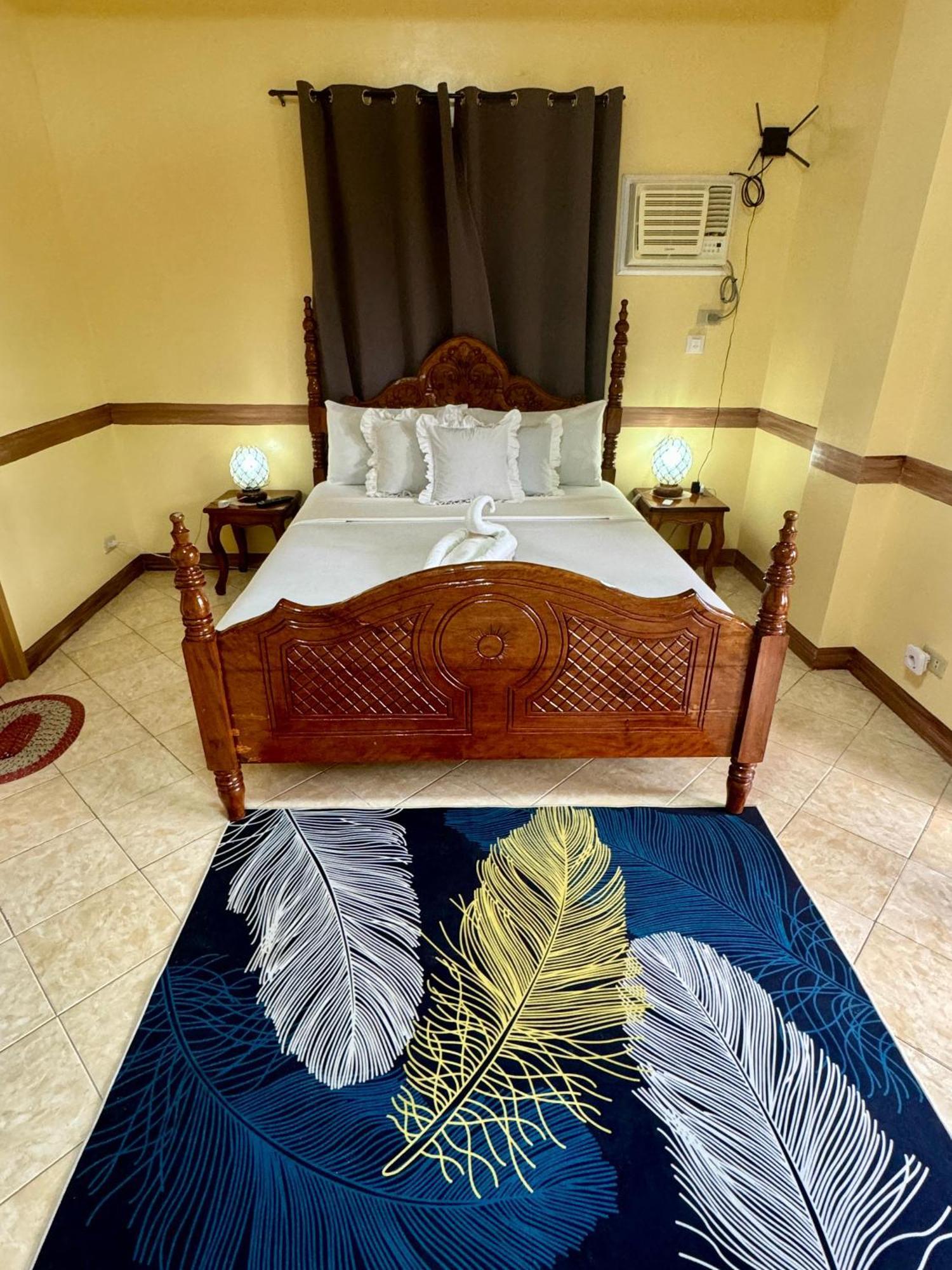 Ocean Breeze Inn Manoc-Manoc Kültér fotó